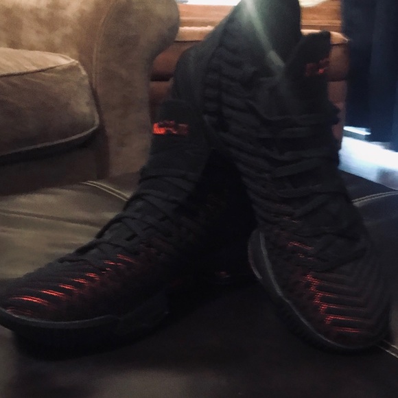 Men size 12 - Picture 3 of 7